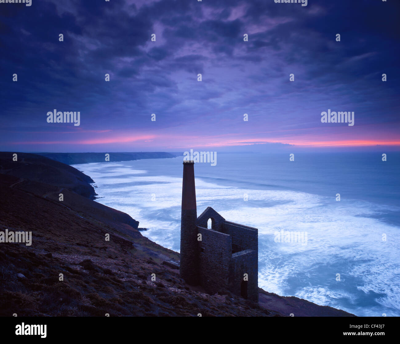 The disused tin mine, Wheal Coates, on the cliffs near Chapel Porth. Stock Photo