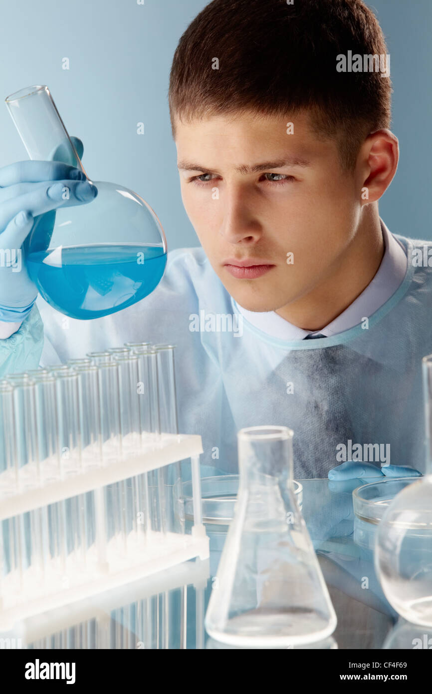 Scientist Holding Beaker Liquid Hi res Stock Photography And Images Alamy scientist-holding-beaker-liquid-hi-res-stock-photography-and-images-alamy