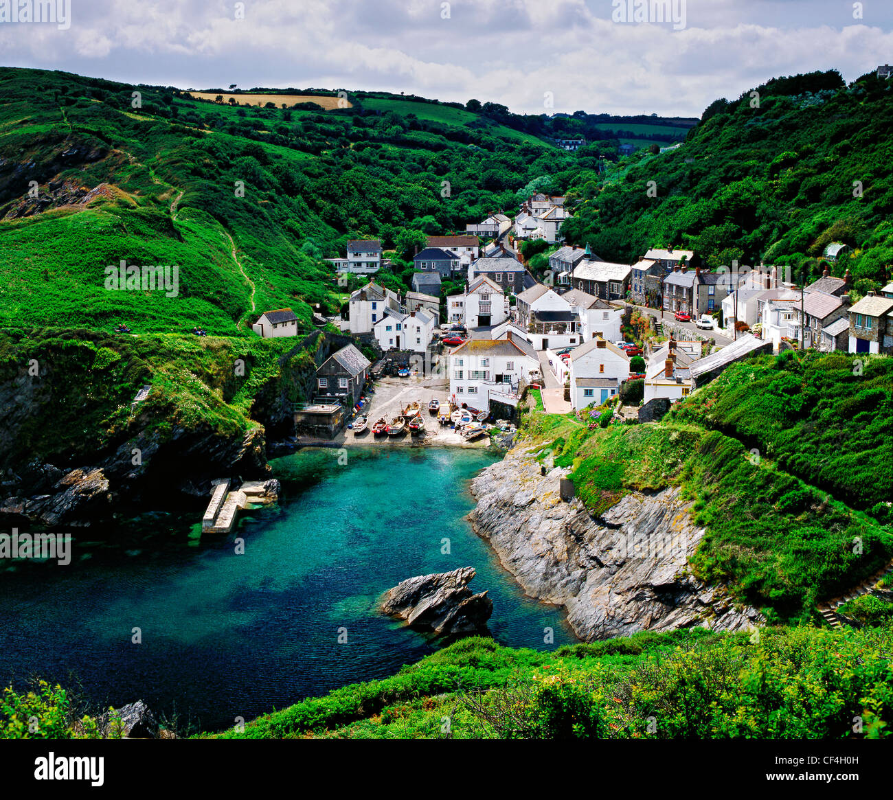 Portloe village harbour cornwall hi-res stock photography and images