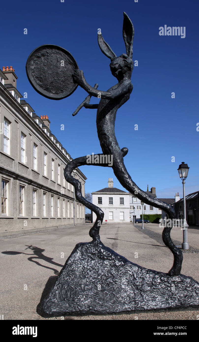 A large bronze sculpture of a hare by Barry Flanaghan outside the Irish  Museum of Modern Art Stock Photo - Alamy