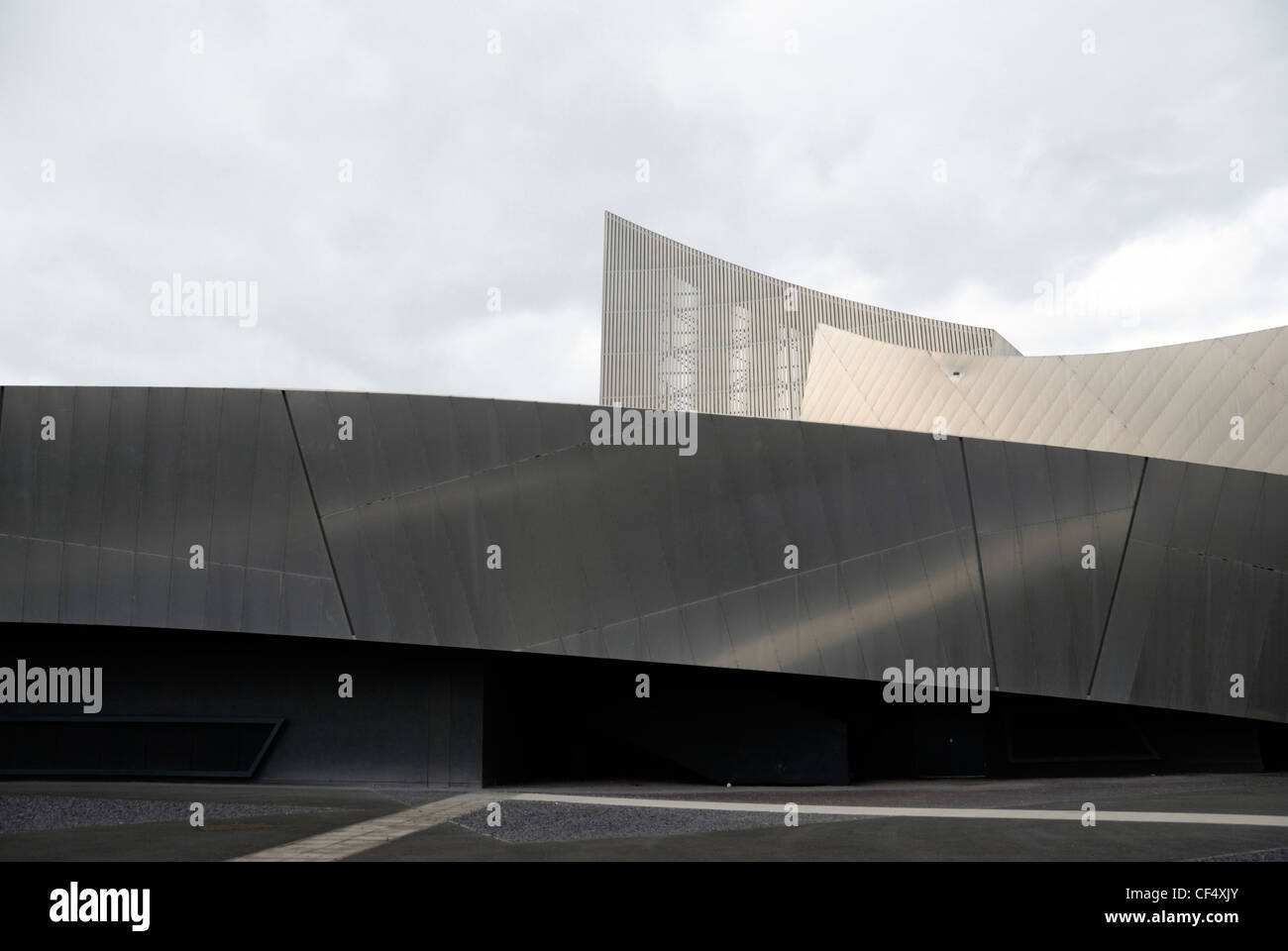 Imperial War Museum North, an iconic Manchester landmark by Daniel Libeskind at The Quays. Stock Photo