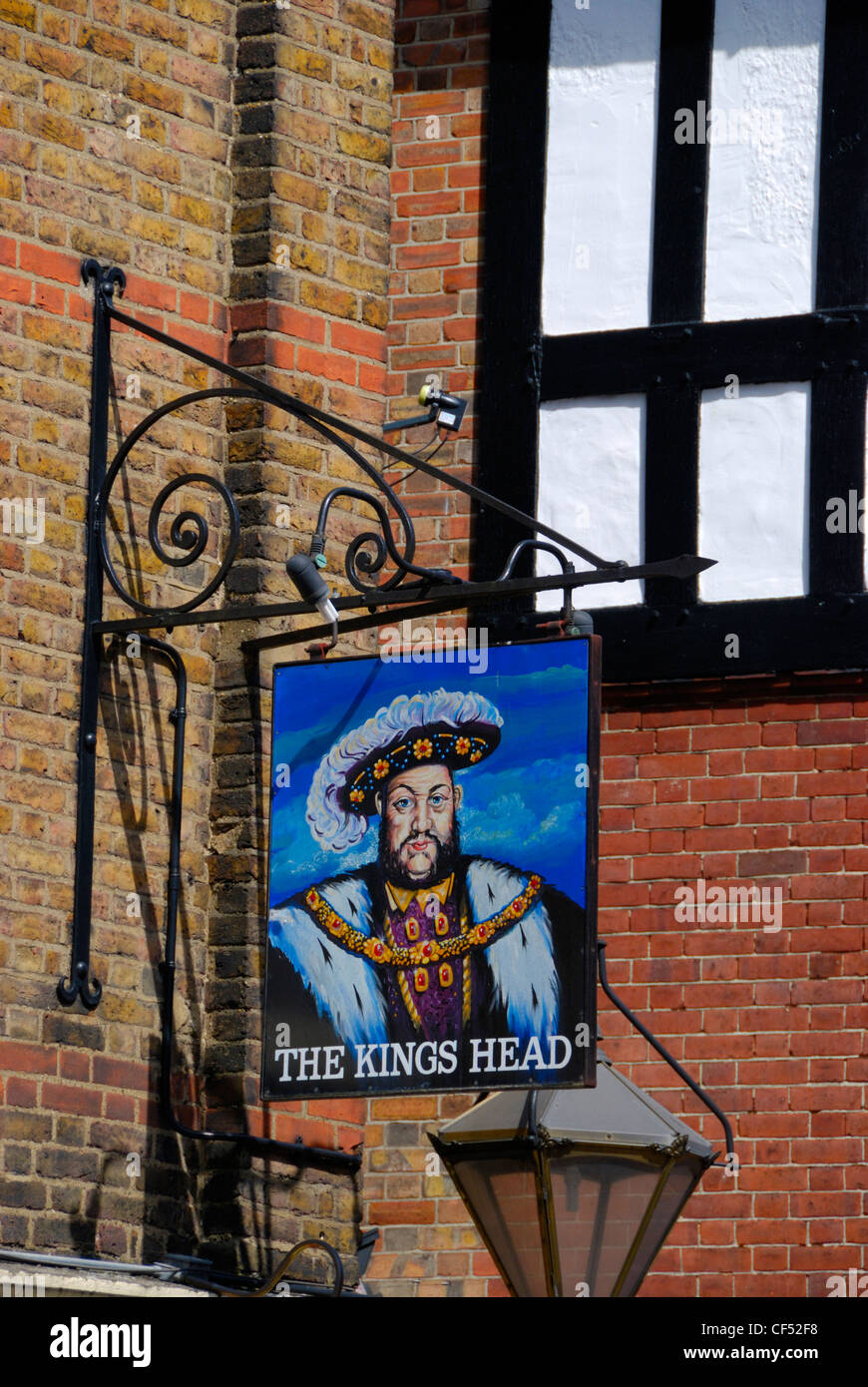 The Kings Head pub sign in Barnet High Street. Stock Photo