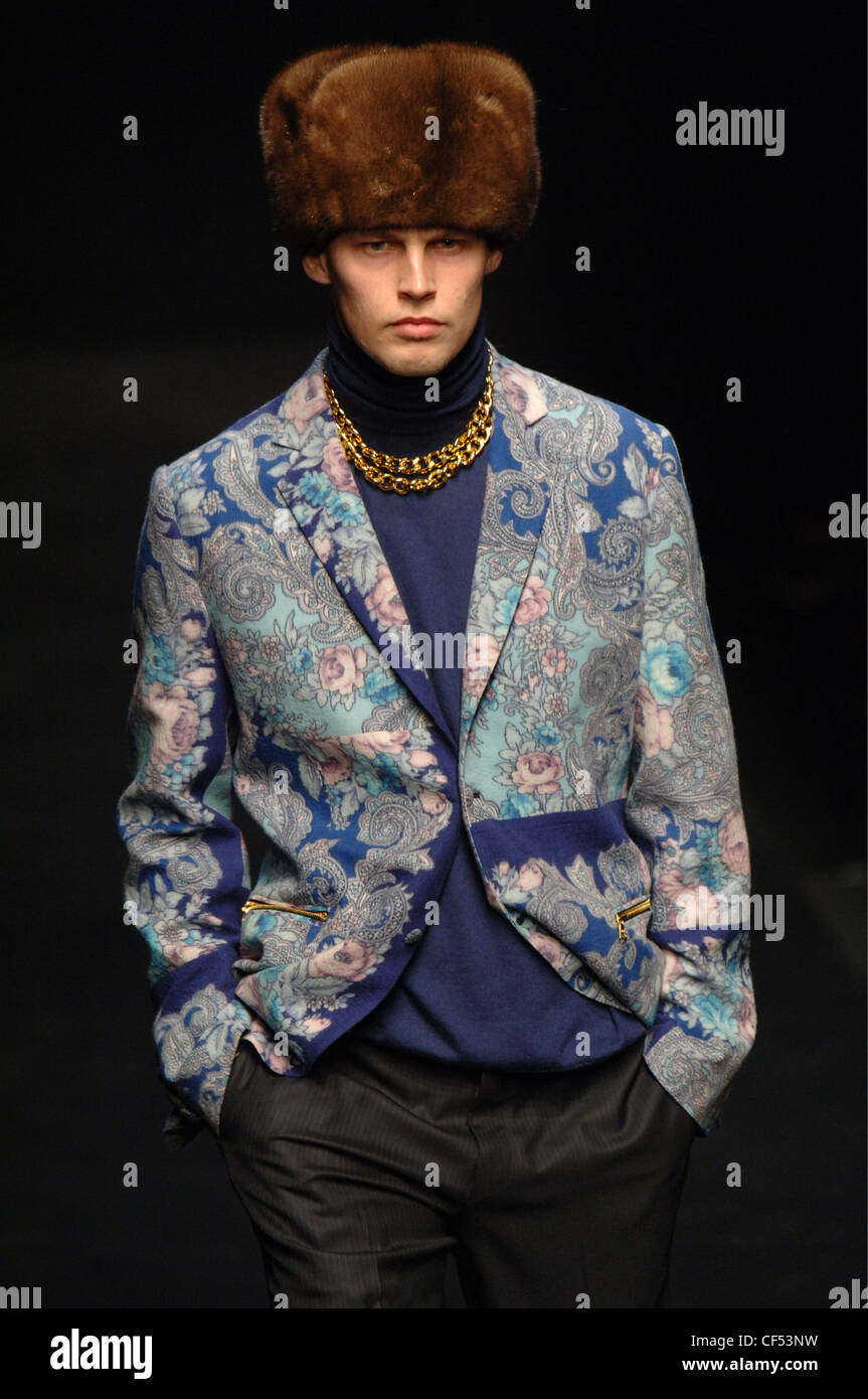 Denis Simachev Milan Menswear Ready to Wear Autumn Winter Male model ...