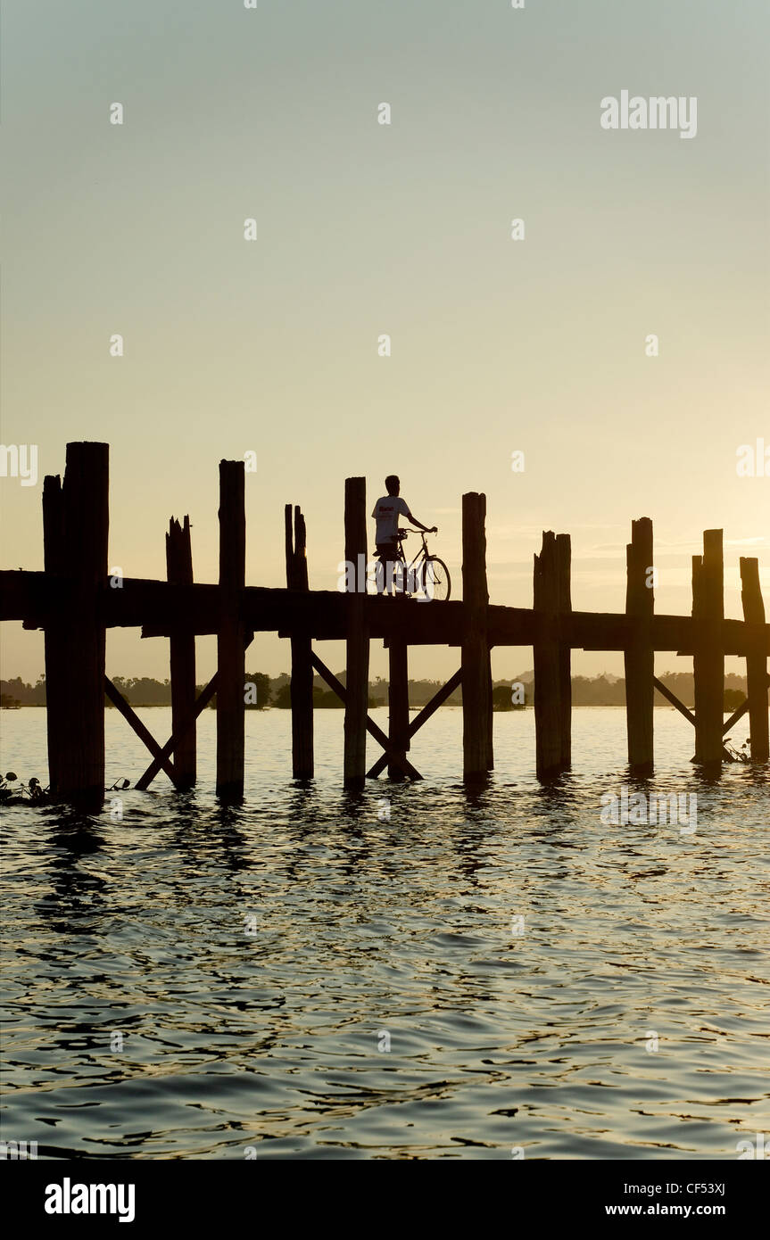 U Bein bridge by sunset Stock Photo - Alamy