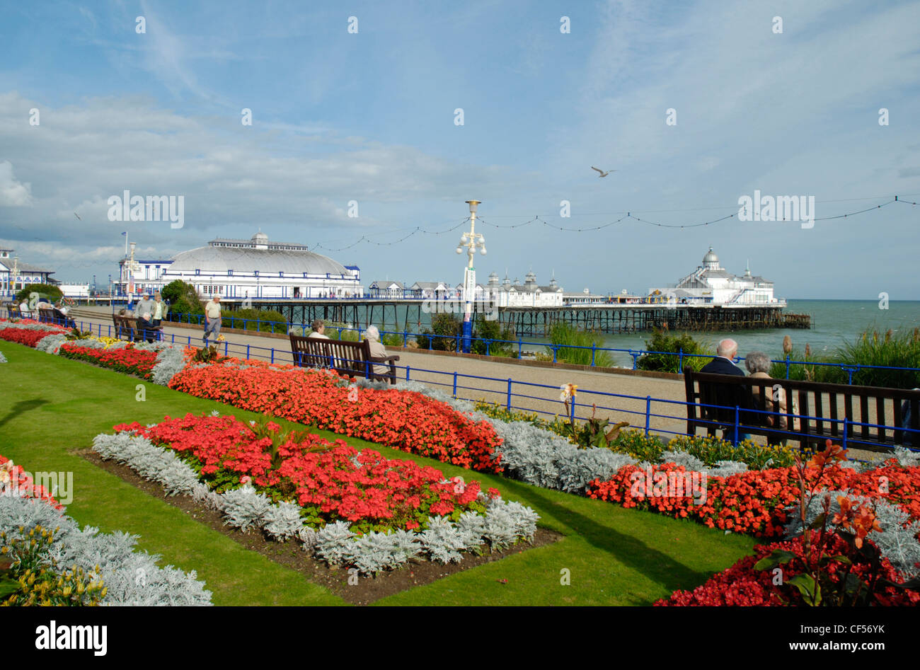 Looking over Carpet Gardens to Eastbourne seafront and pier Stock Photo