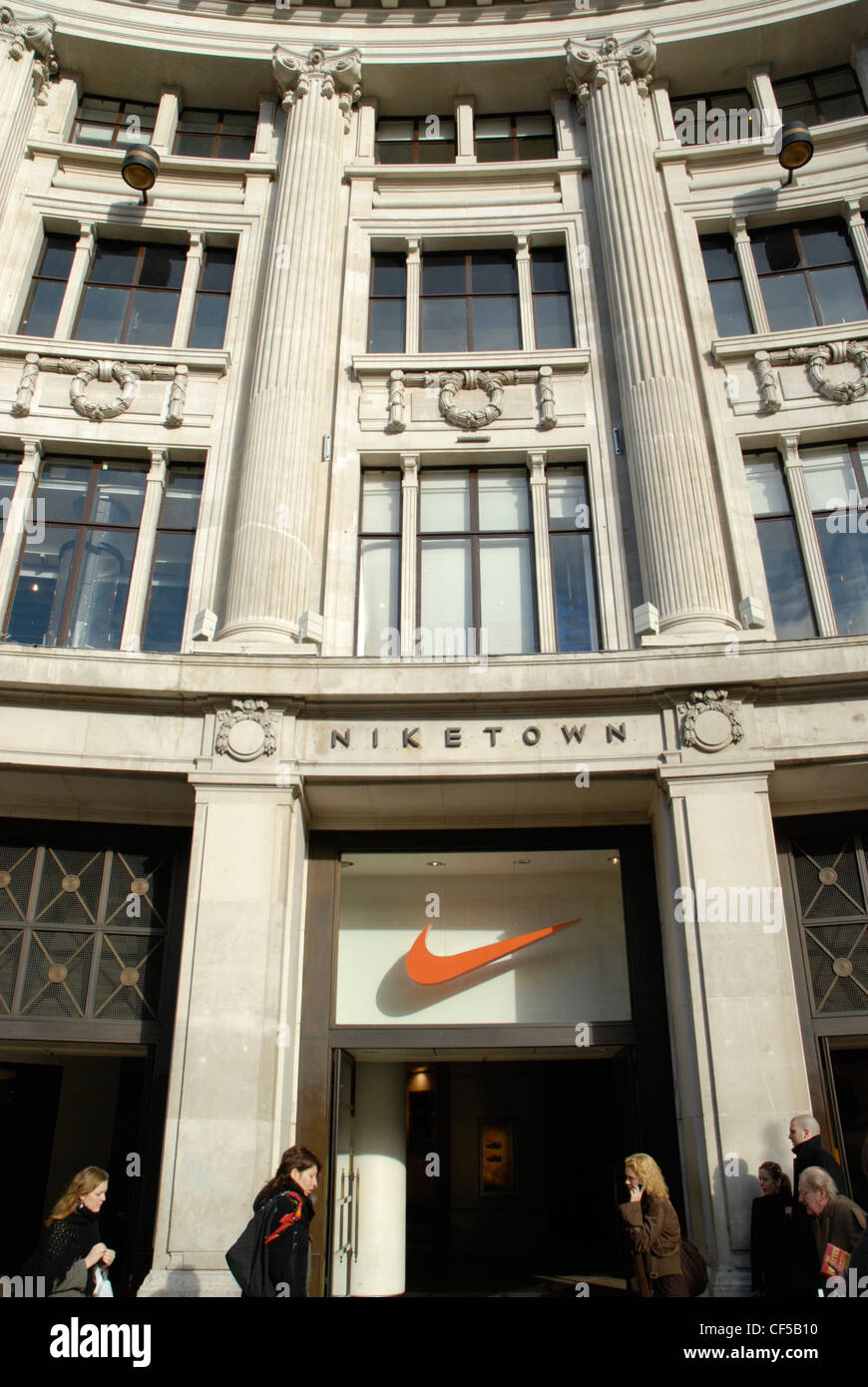 Niketown store oxford street london hi-res stock photography and images -  Alamy