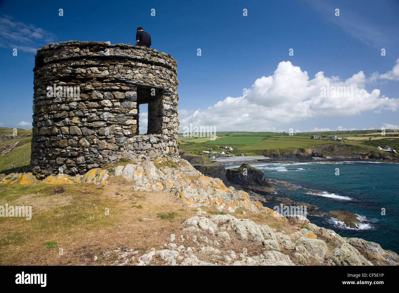 Abereiddy tower on Trwyncastell promontory fort in Pembrokeshire, Wales Stock Photo