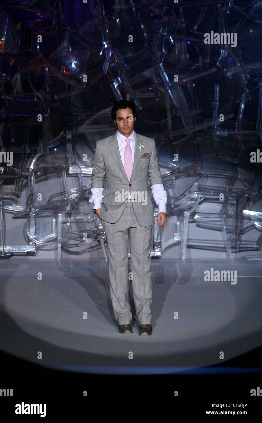 Fashion designer Zac Posen after his show Stock Photo Alamy