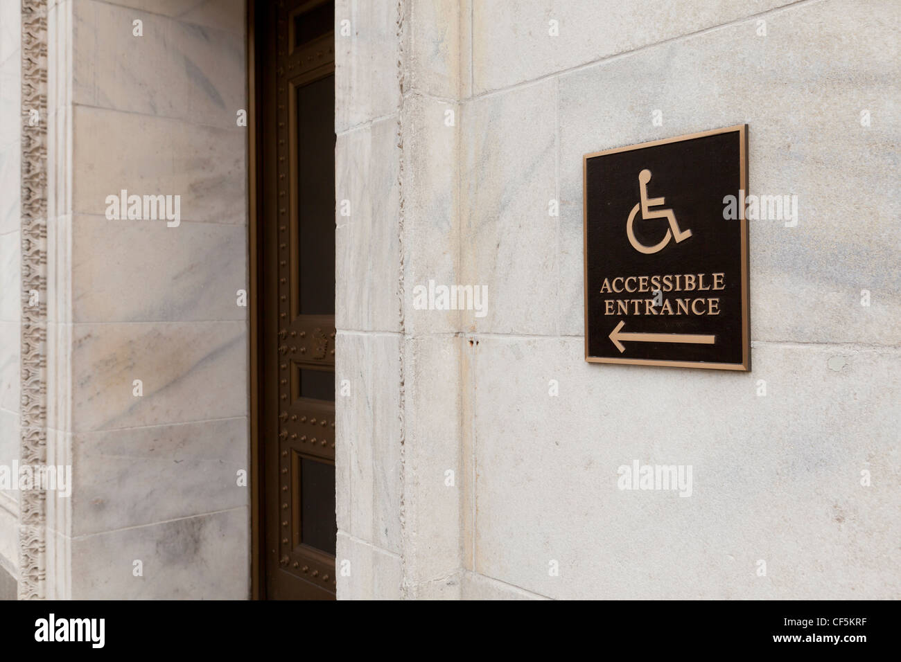 Wheelchair sign hi-res stock photography and images - Alamy