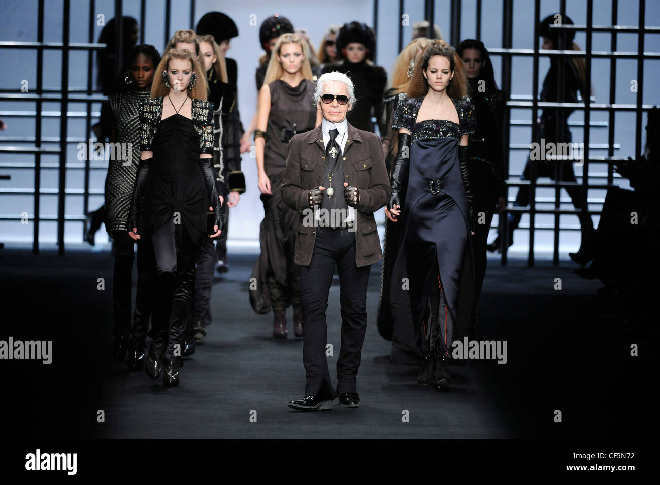 Karl Lagerfeld Paris Ready to Wear Autumn Winter Fashion designer Karl ...