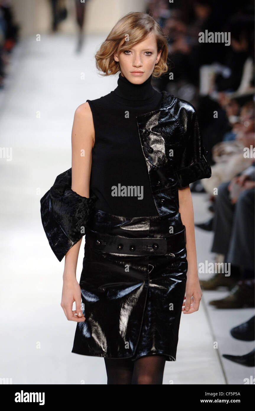 Loewe Ready To Wear Paris A W Blonde Female Model Short Hair
