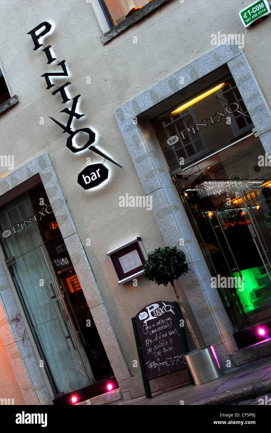 The exterior of Pintxo Spanish Restaurant in the Temple Bar area of Dublin Stock Photo Alamy