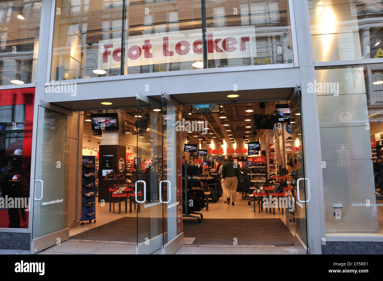 Foot locker new york hi-res stock photography and images - Alamy