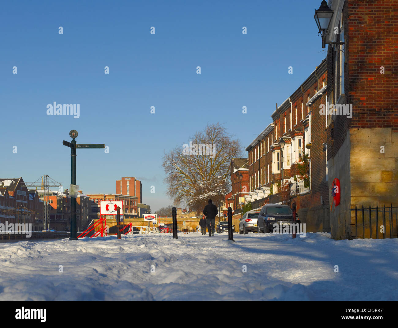 Snow covering the South Esplanade by the River Ouse in winter. Stock Photo