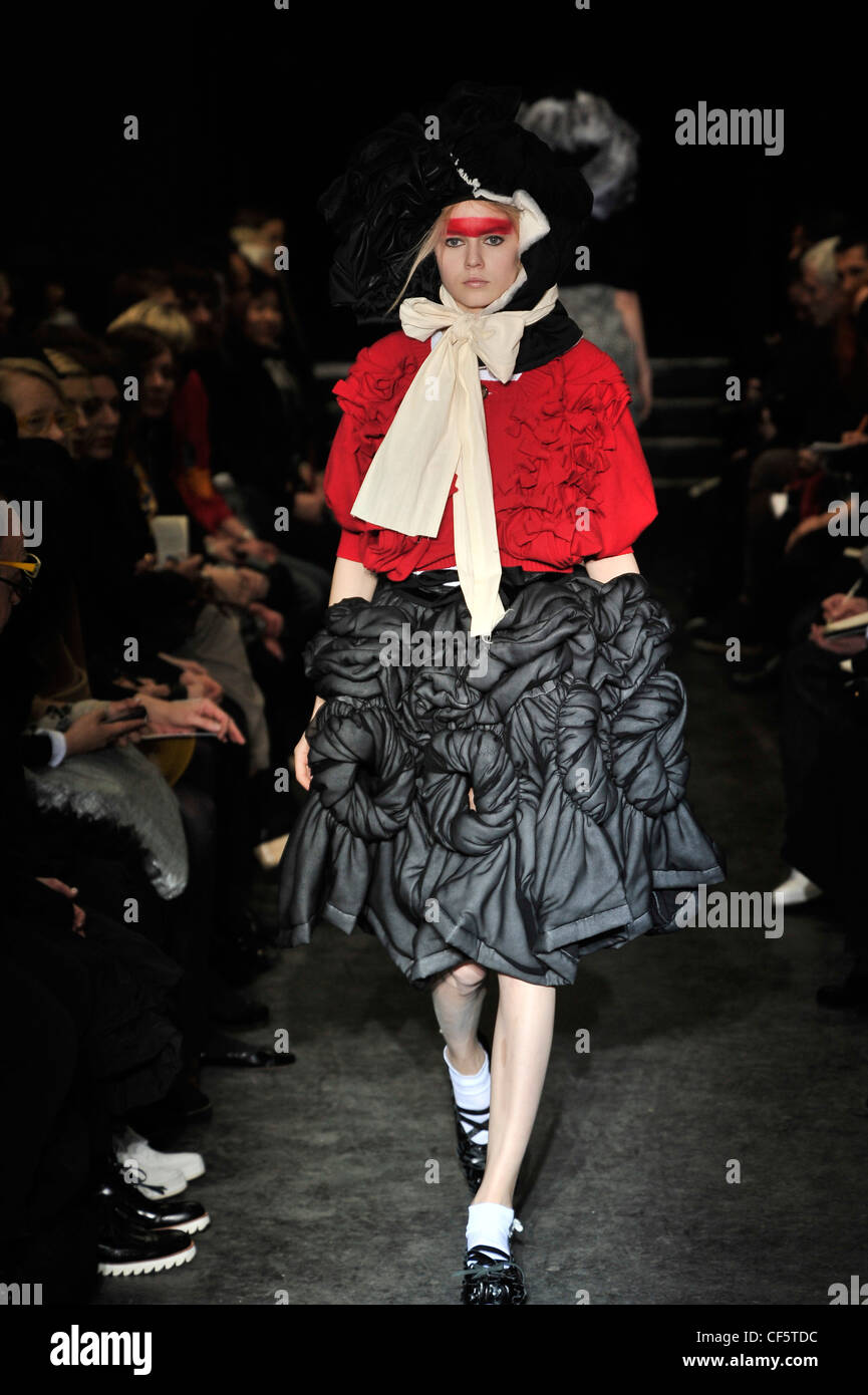 TAO Comme des Garcons Paris Ready to Wear Autumn Winter Look