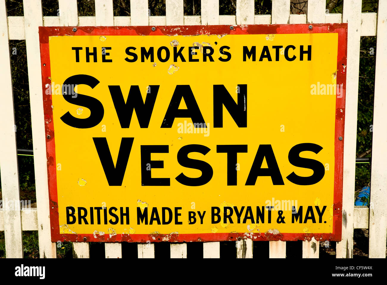 Swan vestas advertisement hi-res stock photography and images - Alamy