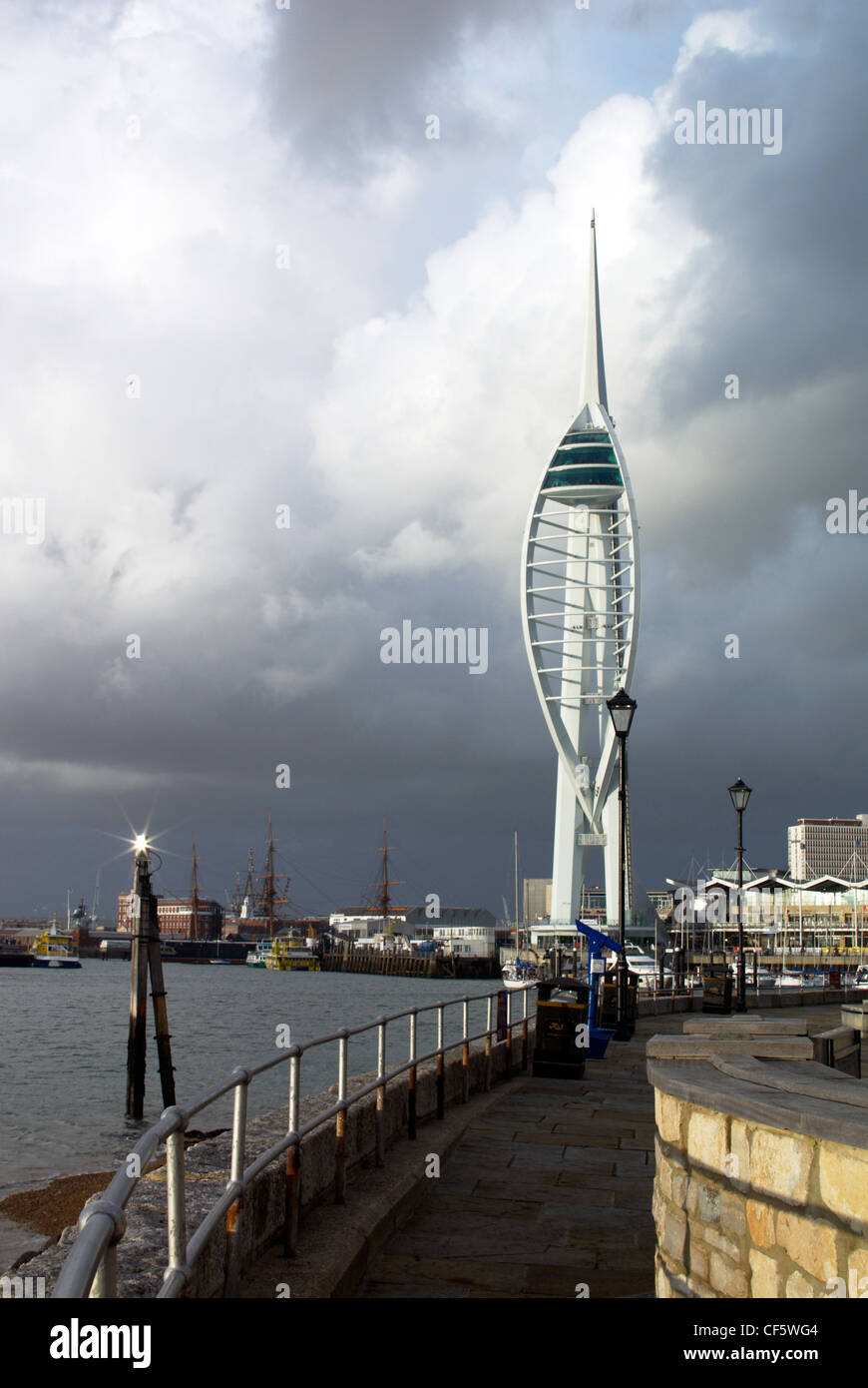 Spinnaker Tower. The tower, at a height of 170 metres (558 feet) above sea level, is 2.5 times higher than Nelson's Column, maki Stock Photo