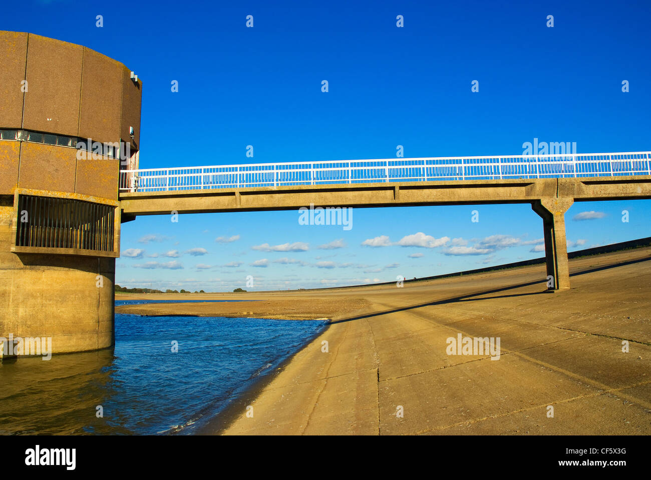 Reservoir pump house hires stock photography and images Alamy