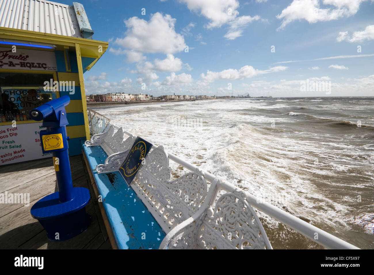A talking telescope overlooking the seafront at Blackpool. The town is believed to get its name from a drainage channel which ra Stock Photo