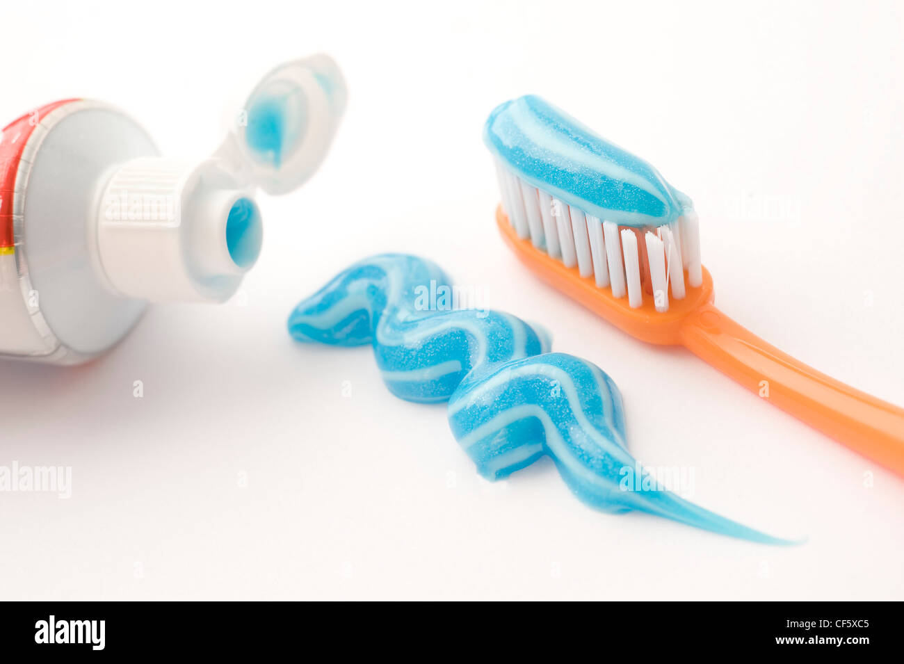 Striped Toothpaste And Tube Stock Photos & Striped Toothpaste And Tube Stock Images Alamy