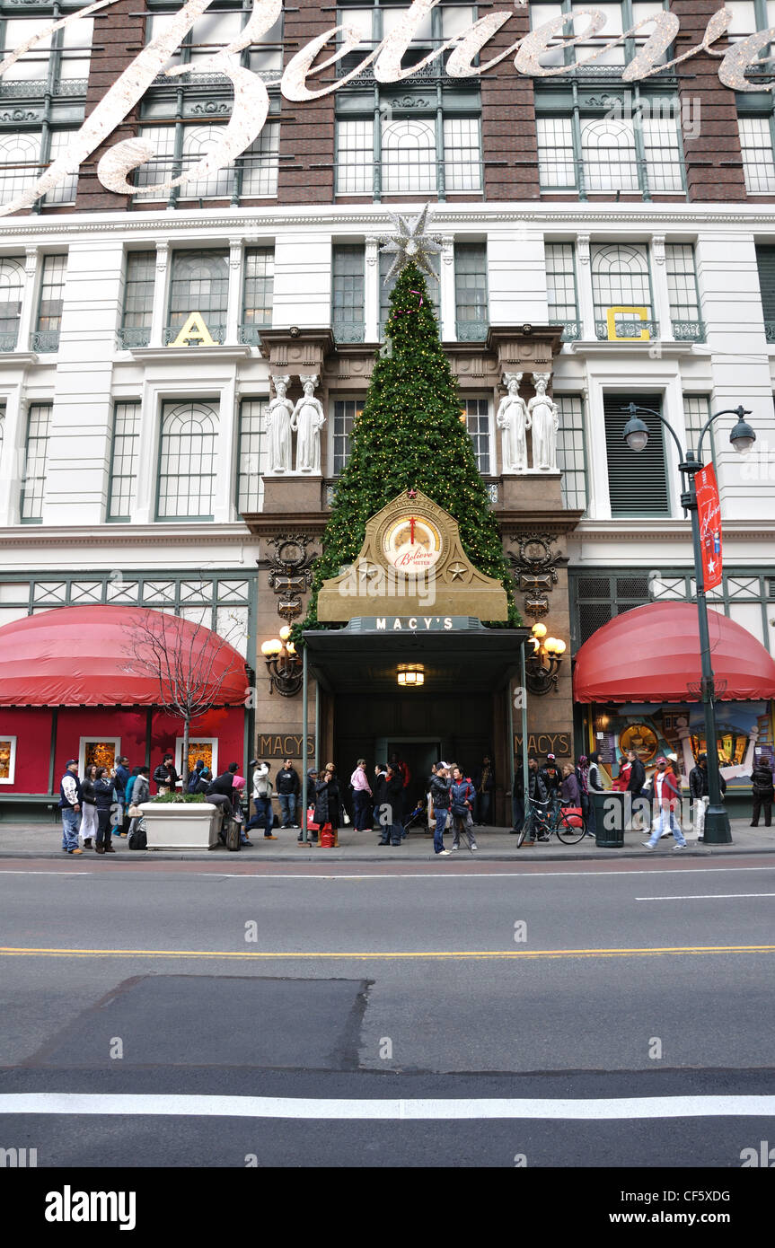 Christmas new york macy hi-res stock photography and images - Alamy
