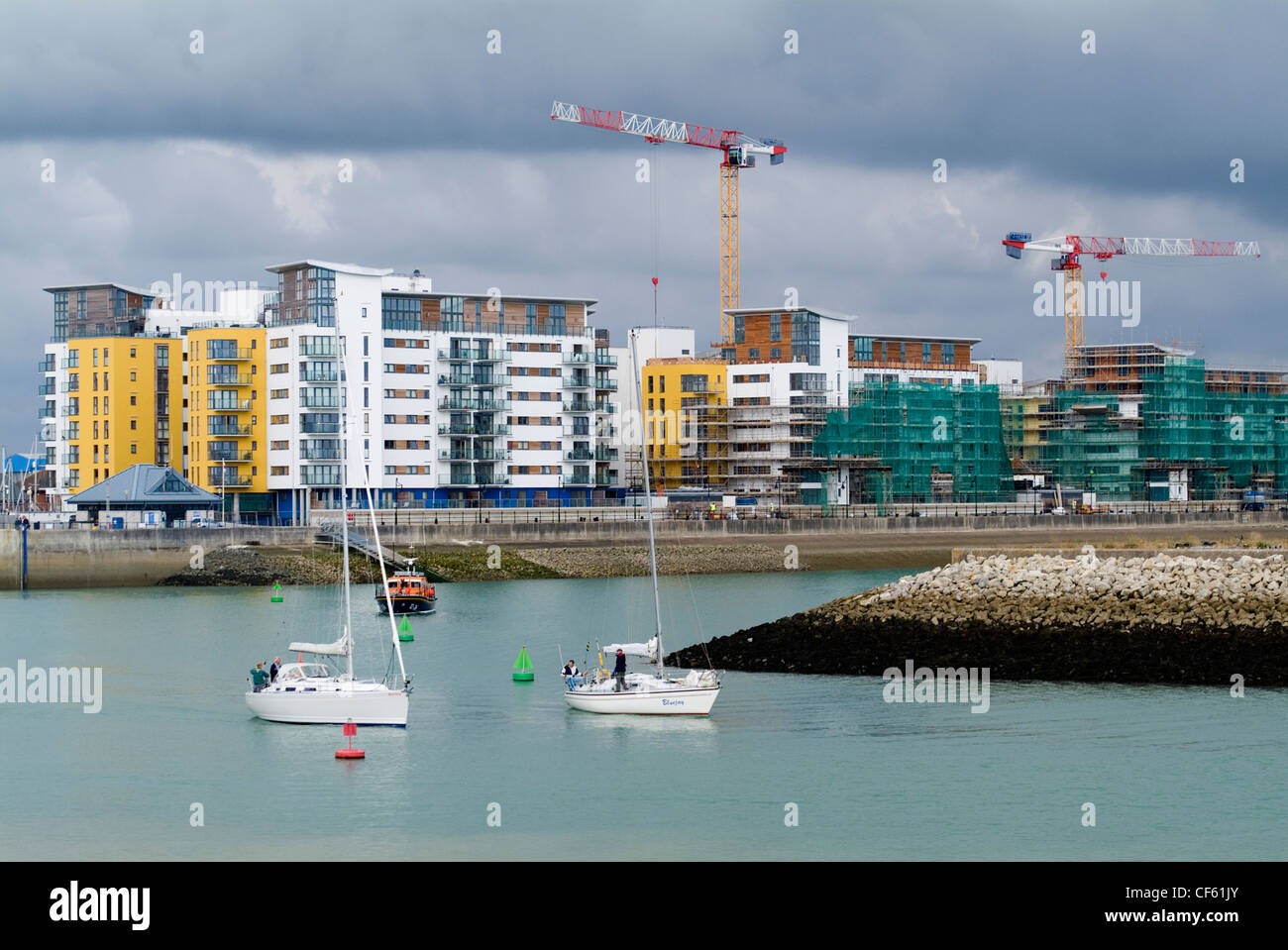 New homes being built at Sovereign Harbour in Eastbourne Stock Photo