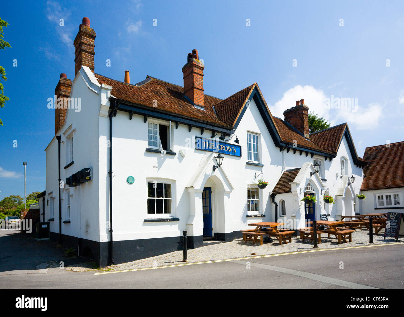The Crown country pub in the centre of Kingsclere. Stock Photo