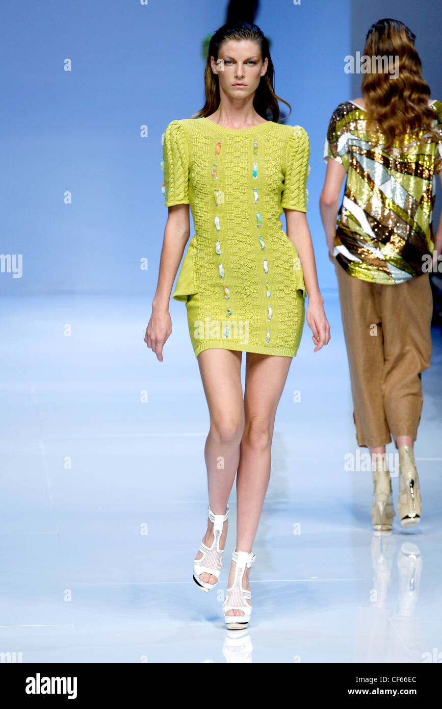 Pucci Milan Ready to Wear Spring Summer Short skintight textured 