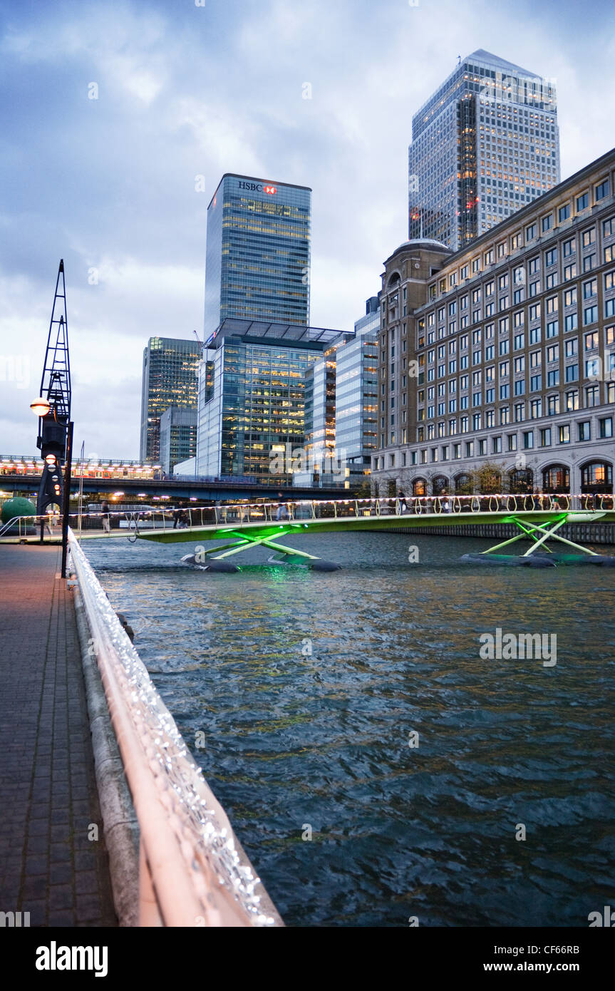 Hsbc tower canary wharf hi-res stock photography and images - Alamy