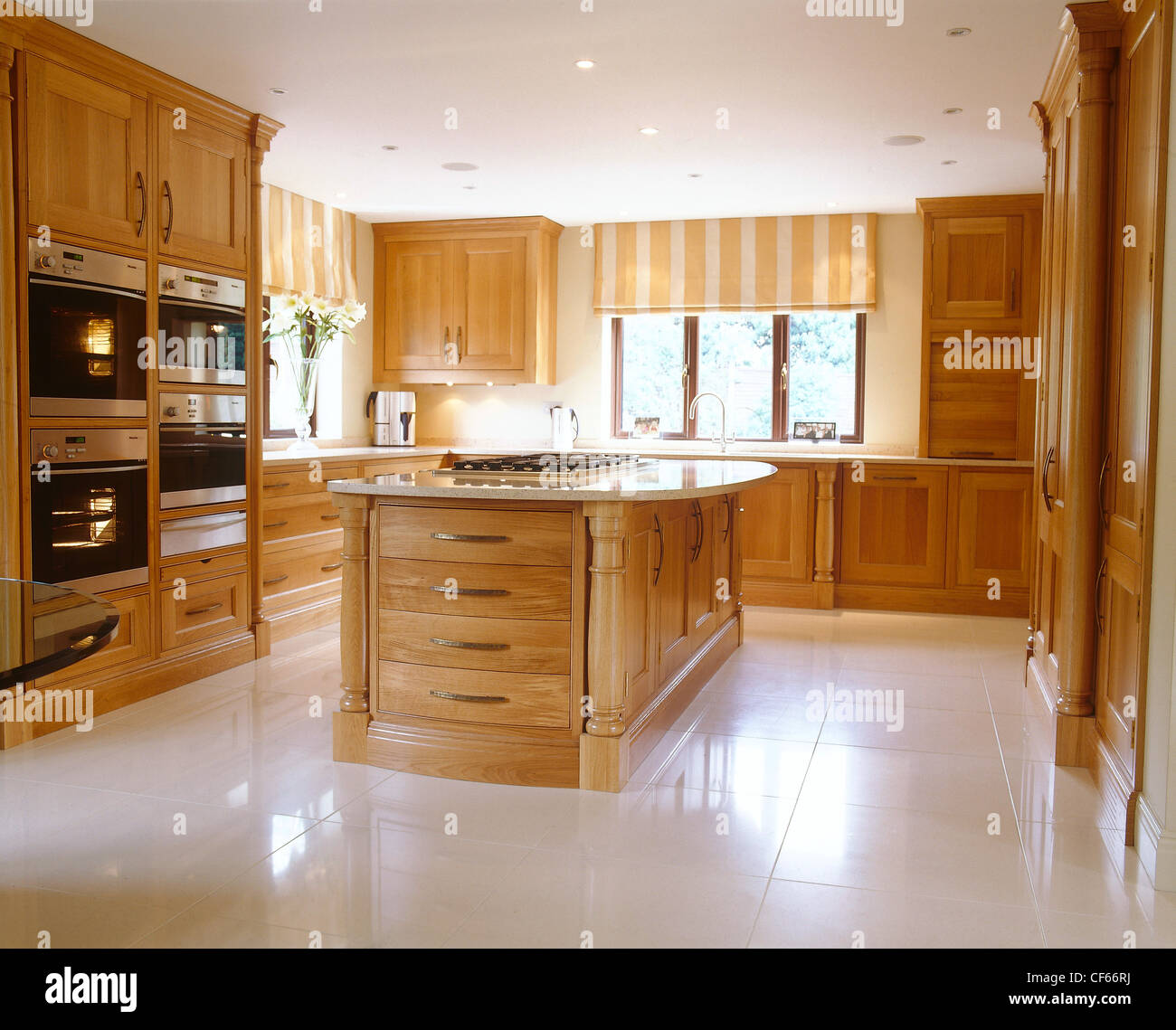 Fitted kitchens hi-res stock photography and images - Alamy