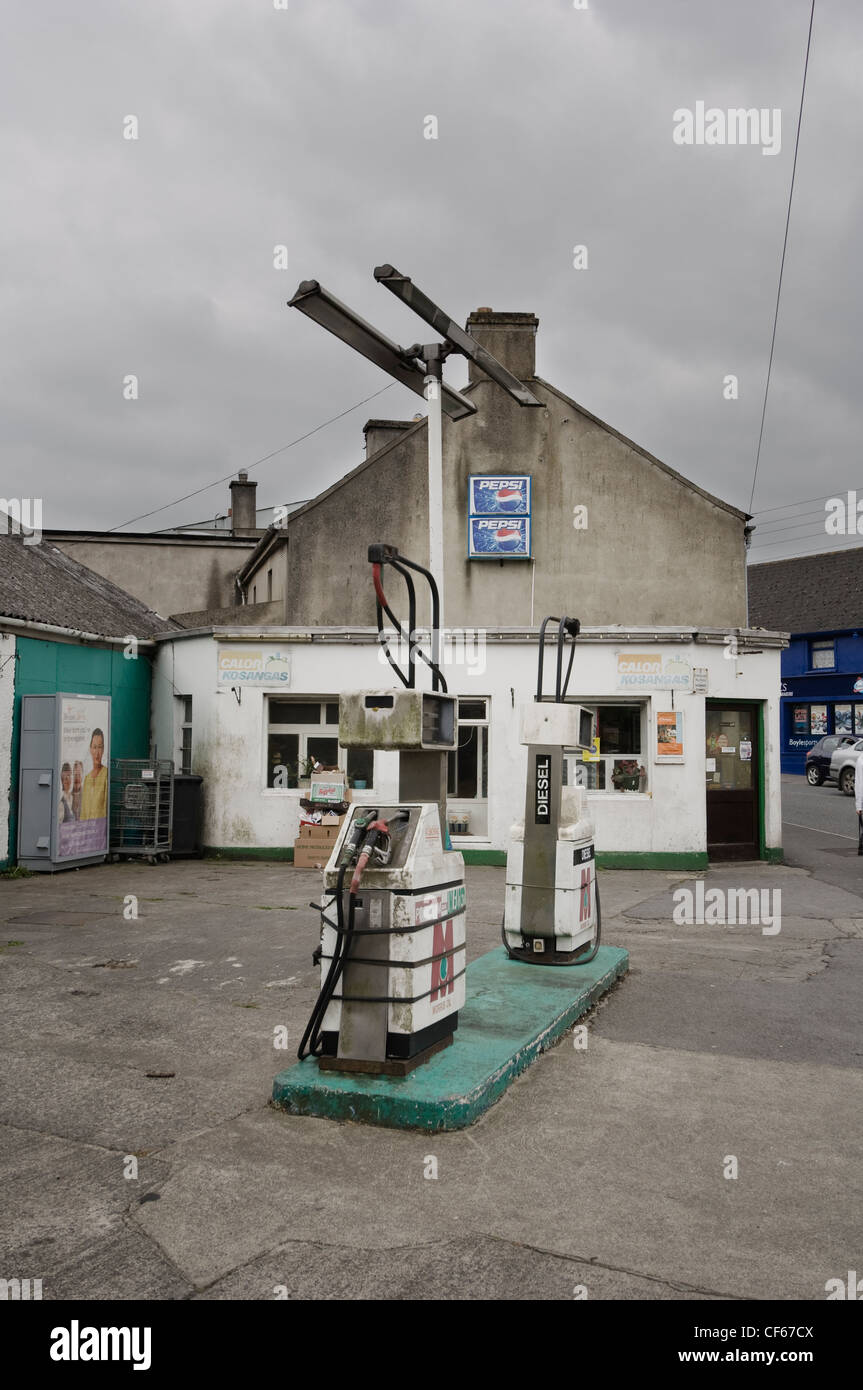Ireland petrol station hires stock photography and images Alamy