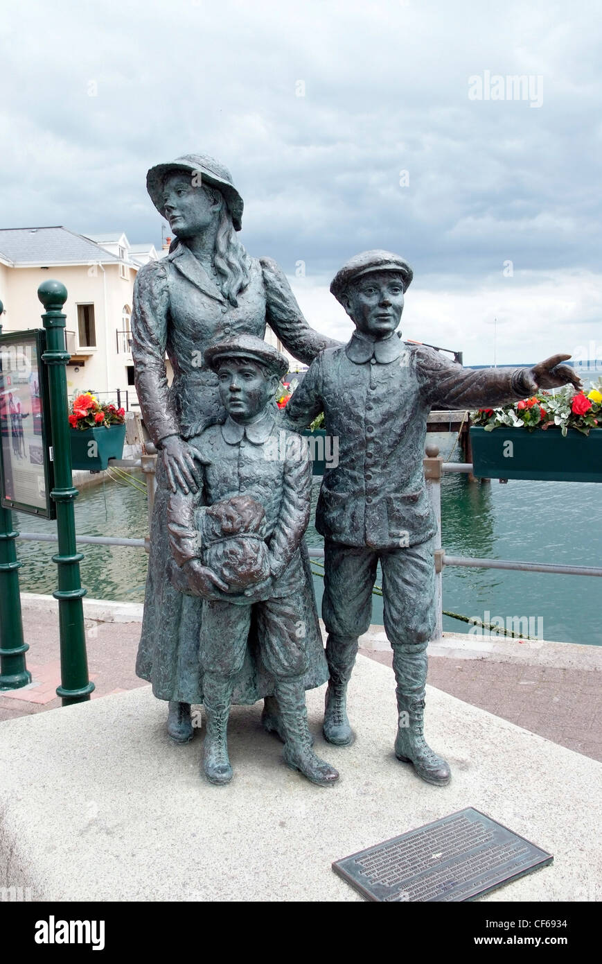 Bronze annie moore cobh hires stock photography and images Alamy