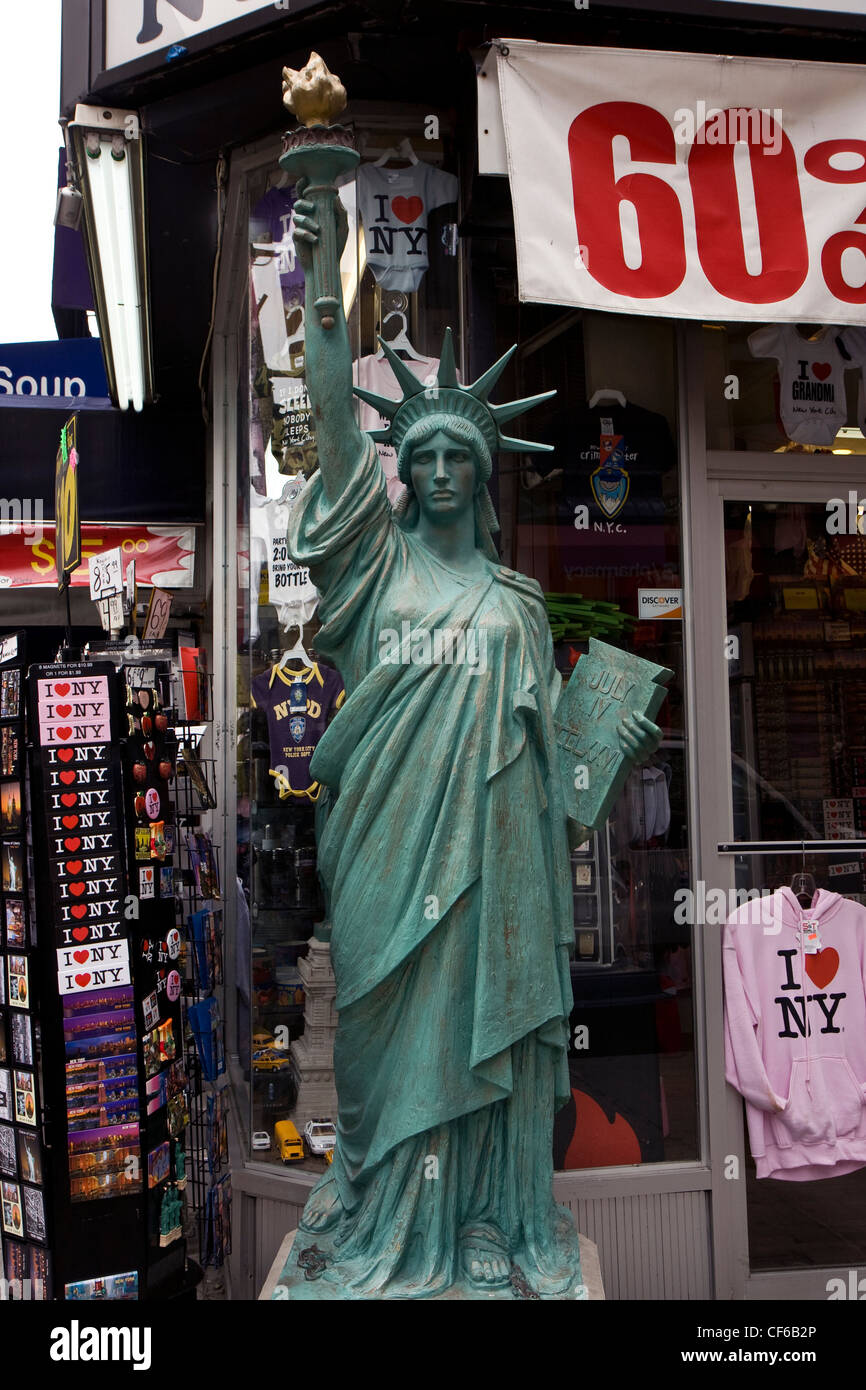 New York City city souvenir shop in Midtown Manhattan Stock Photo Alamy