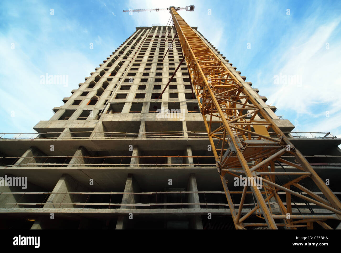 MOSCOW SEPTEMBER 27 Tall building under construction crane Losiny Island residential complex Donstroy company September 7 2010 Stock Photo