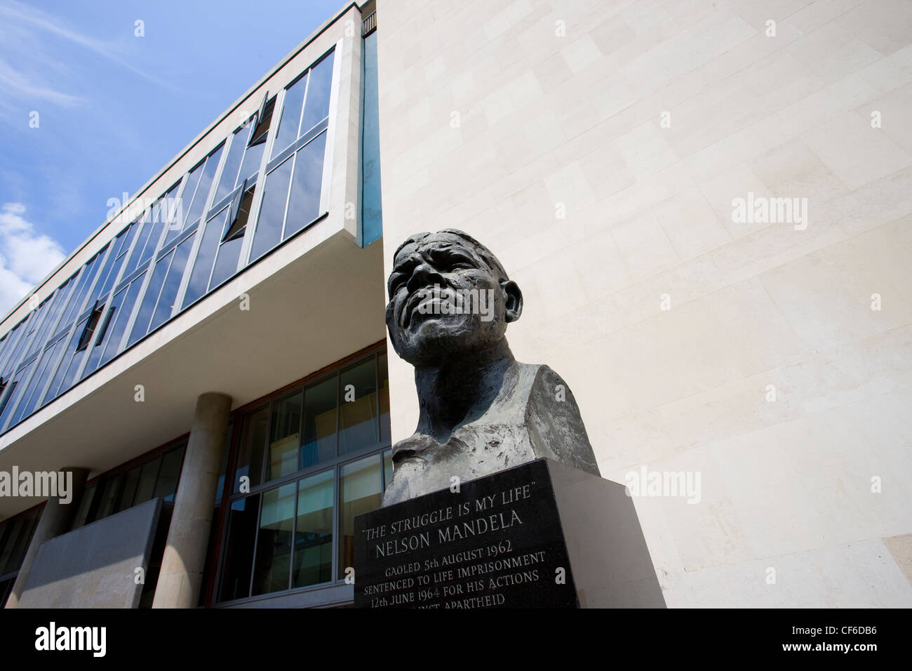 A bronze Nelson Mandela sculpture by Iain Walters outside the Royal Festival Hall on the South Bank. Stock Photo