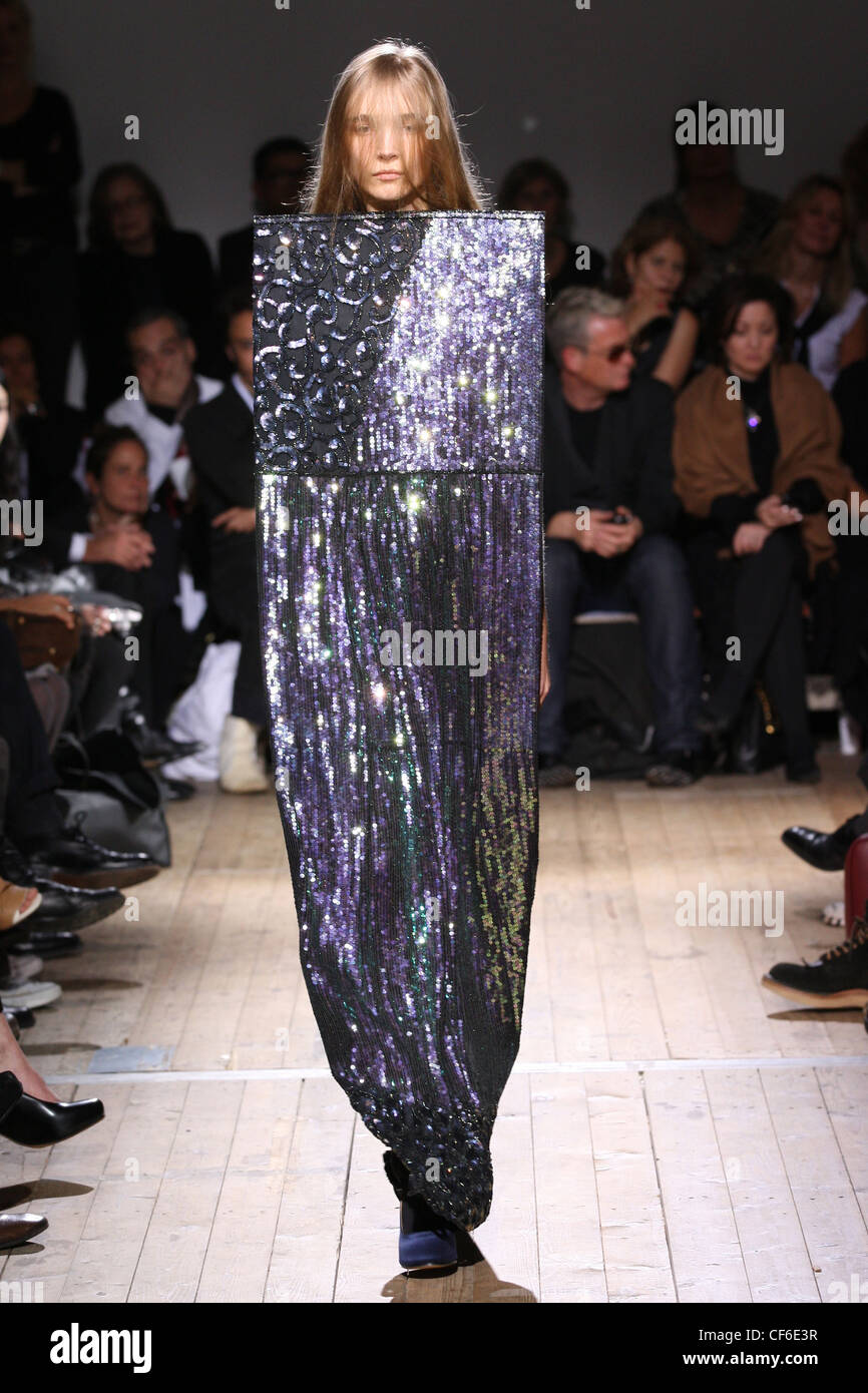Maison Martin Margiela Paris Ready to Wear Spring Summer 2011 Stock ...