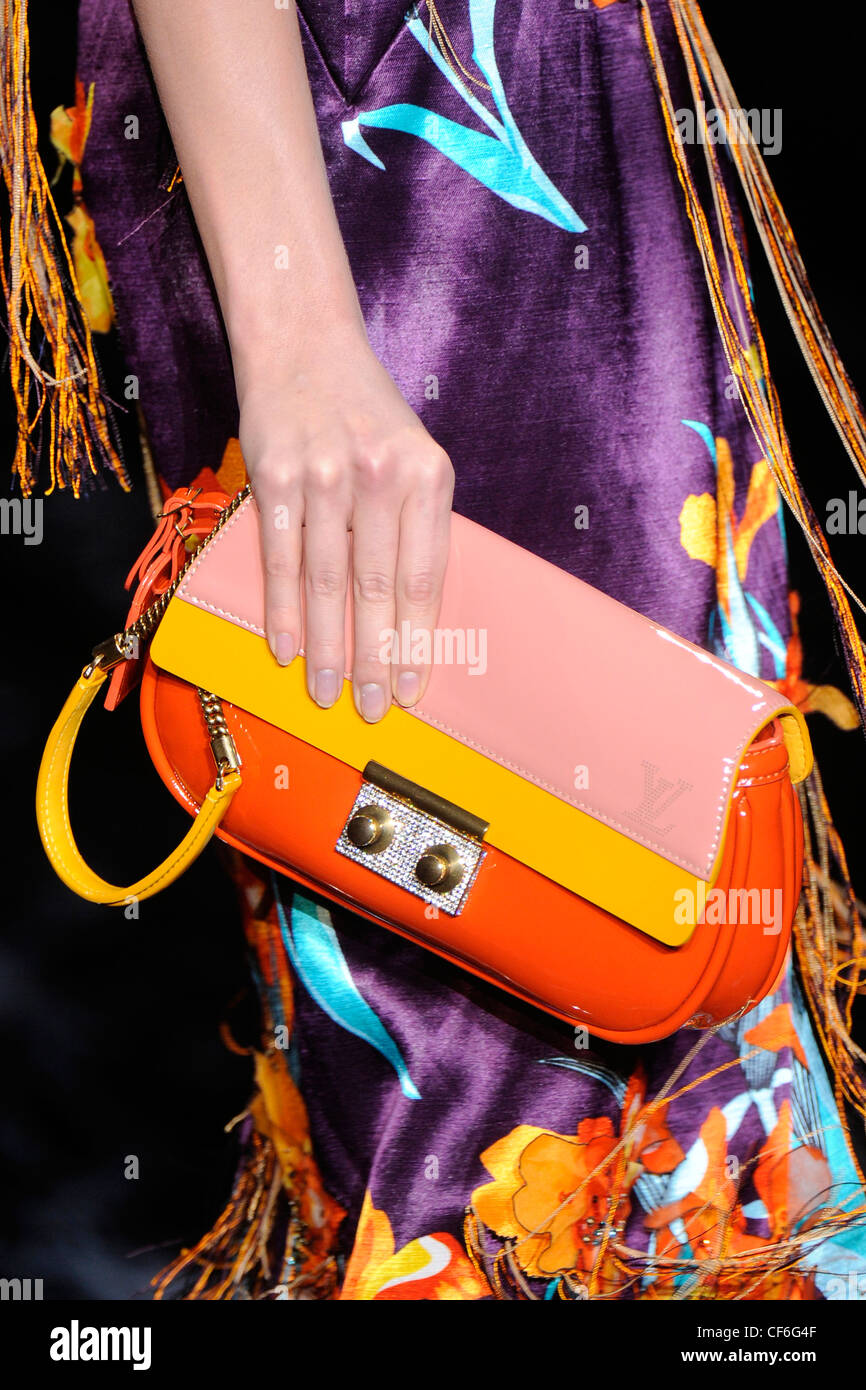 9,012 Louis Vuitton Clutch Bag Stock Photos, High-Res Pictures, and Images  - Getty Images