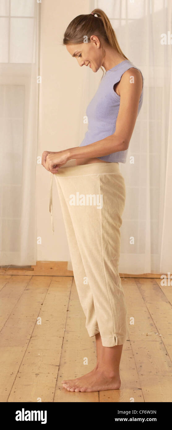 three quarter length tracksuit bottoms