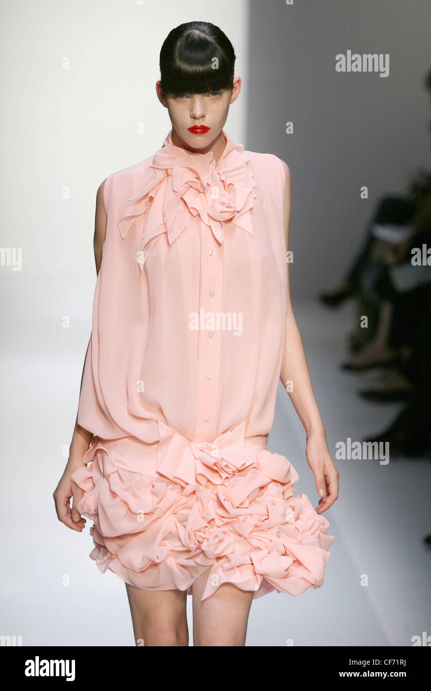 Daks Milan Ready to Wear Spring Summer Model black hair wearing bright