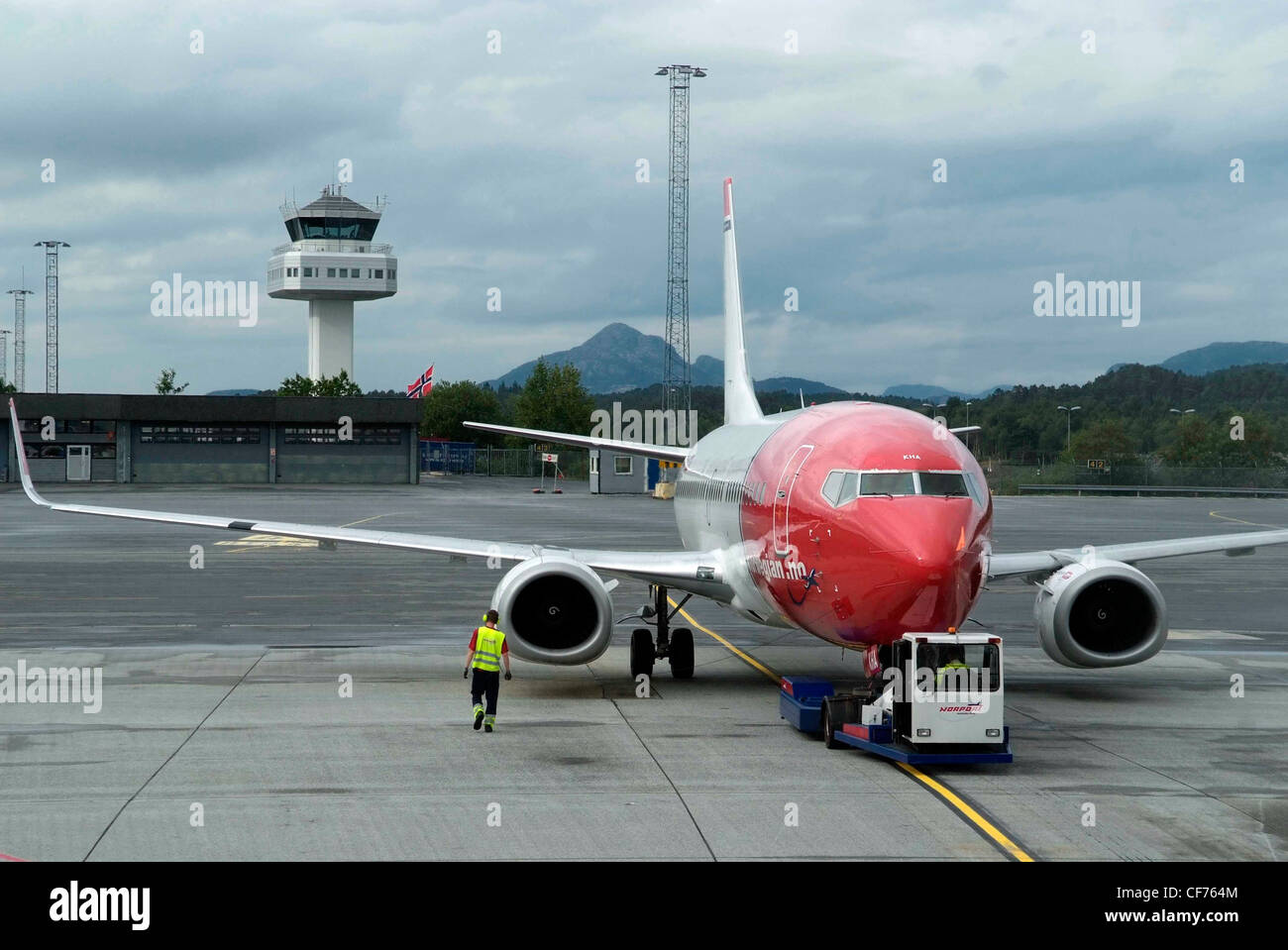 NORWAY Oslo Airport, Gardermoen (IATA: OSL, ICAO: ENGM) (Norwegian: Oslo lufthavn, Gardermoen) Norwegian Airlines Boeing 737. Stock Photo