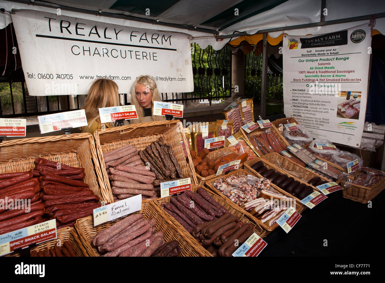 UK, Gloucestershire, Stroud, Union Street, weekly farmer’s market Trealy Farm Charcuterie stall Stock Photo