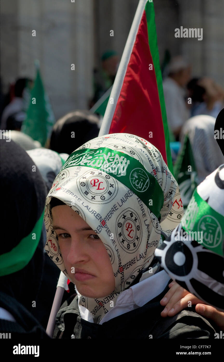 Girl durinbg palestinian protest at Istanbul Stock Photo