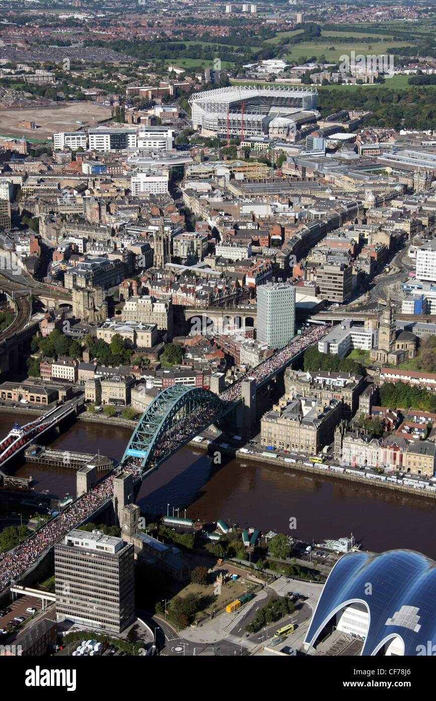 aerial view of Newcastle upon Tyne during the annual Great North Run in 2008 (the Tyne Bridge pre-dates the much larger Sydney Harbour Bridge) Stock Photo