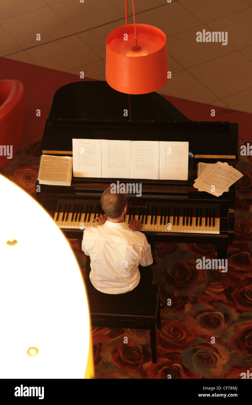 Klavierspieler, Piano Player Stock Photo