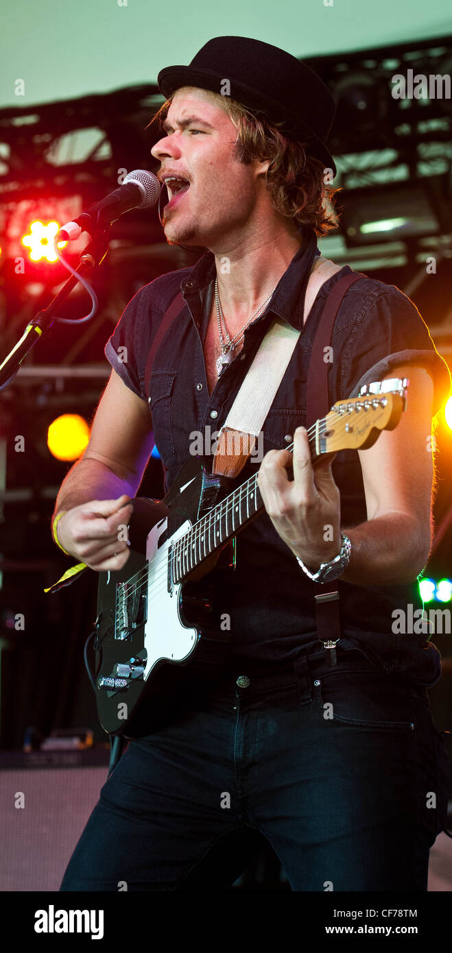 Chrissie Hynde, JP Jones, and the Fairground Boys playing at Voodoo Fest 2010 in New Orleans on Day 3. Stock Photo