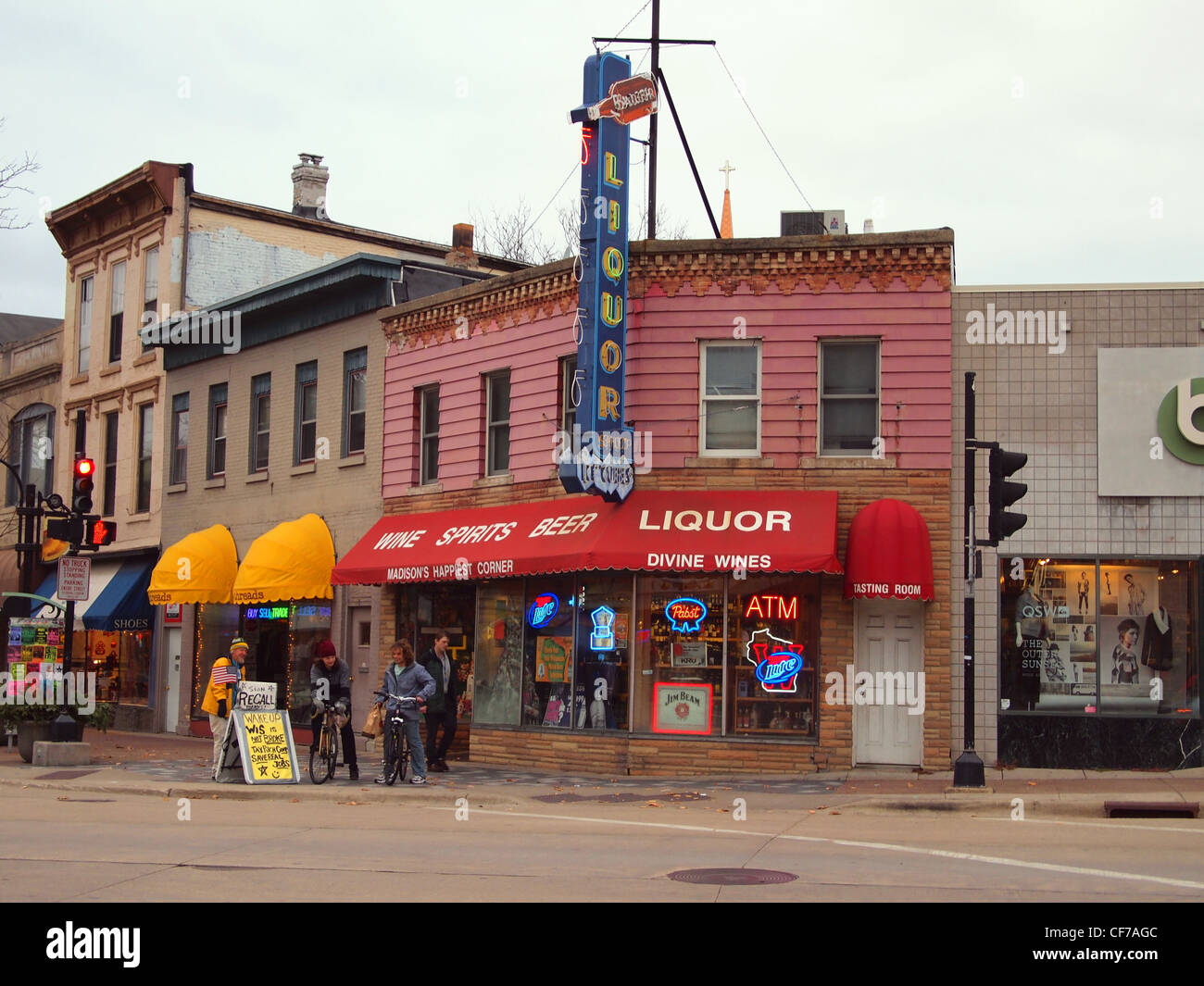 Liquor store usa hi res stock photography and images Alamy
