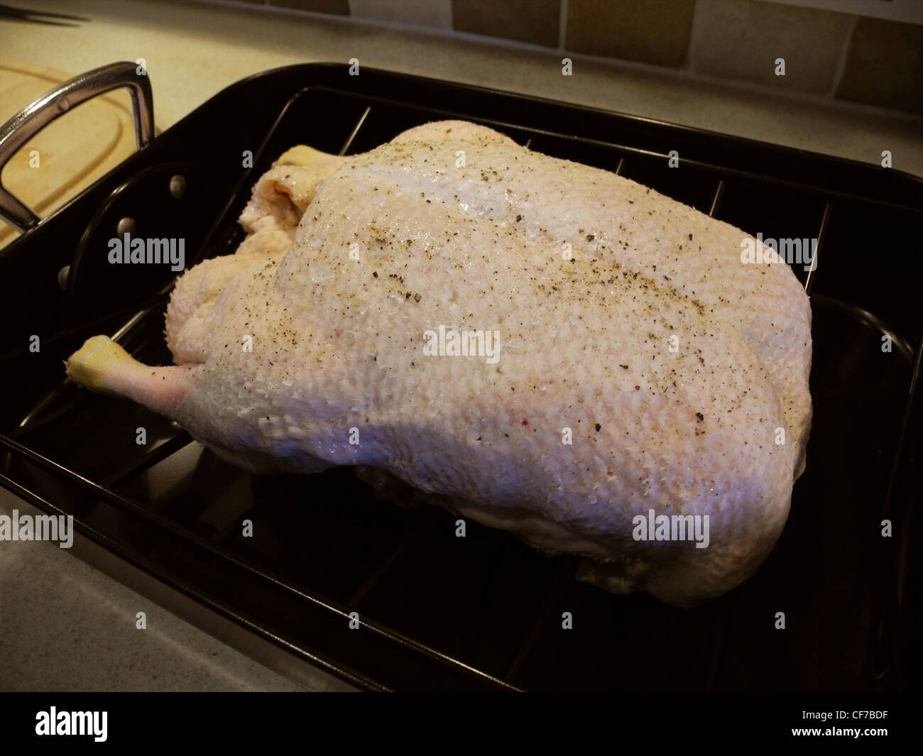 Roast Duck- ready for the oven Stock Photo - Alamy