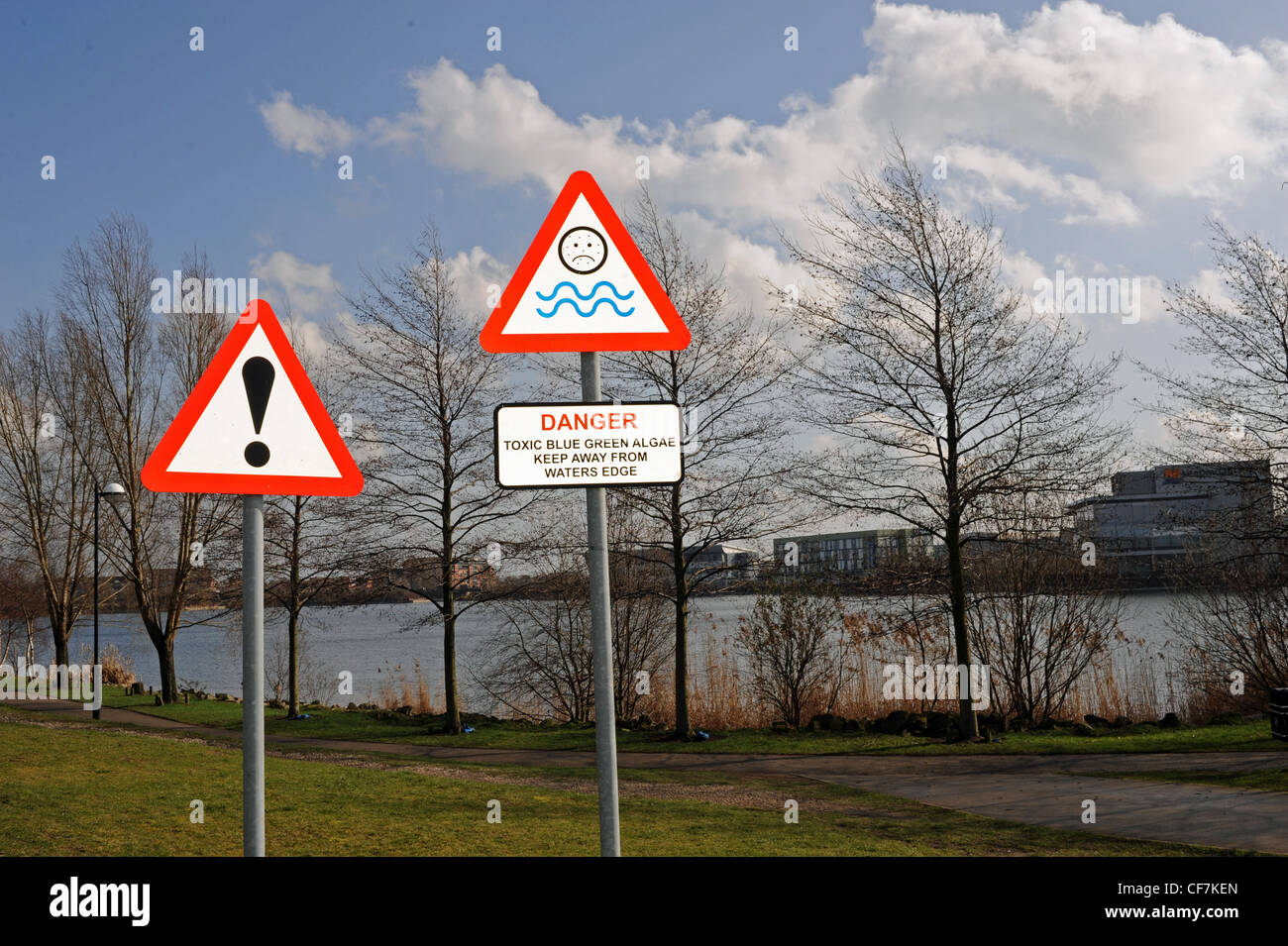 Toxic Blue Green Algae warning sign at the Lakeside and Keepmoat man made Developement in Doncaster Yorkshire UK Stock Photo