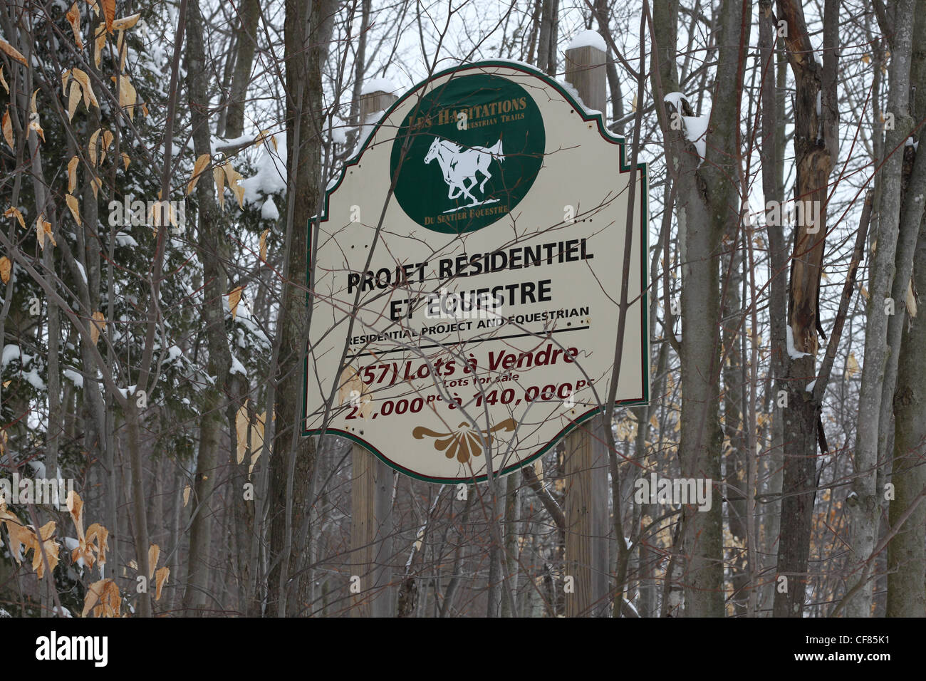 Land for sale sign hires stock photography and images Alamy
