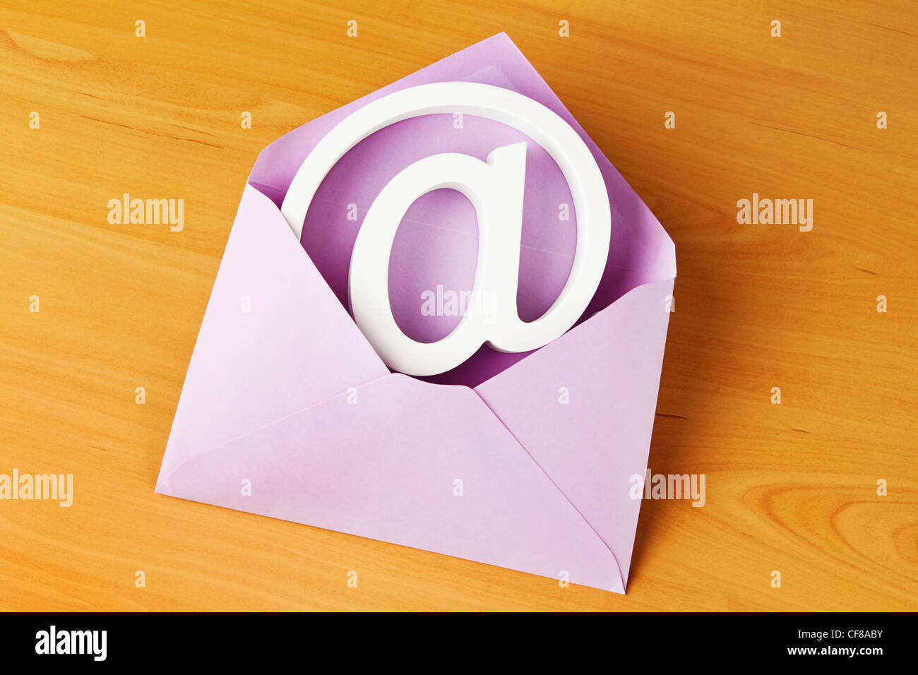 in a sign envelope is an e-mail. letter mail to electronic mail. Stock Photo